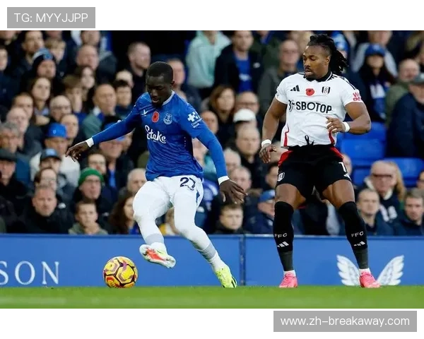 富勒姆不敌埃弗顿，丘库埃泽首发75分钟难阻失利